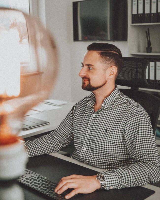 2022-02-14_vp-carousel-david-2